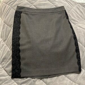 Classic pencil skirt, LOFT. Black lace on both sides. Fully lined. 6P.